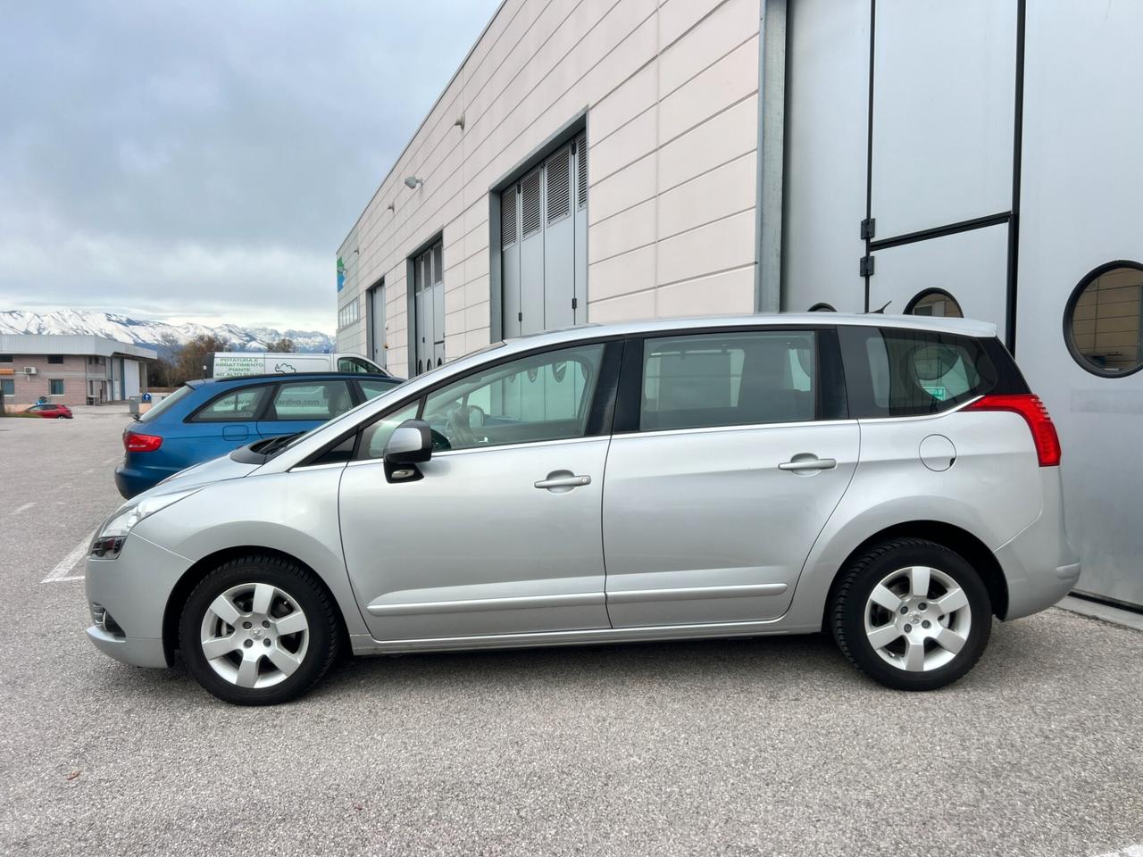 Peugeot 5008 1.6 HDi 112CV Business