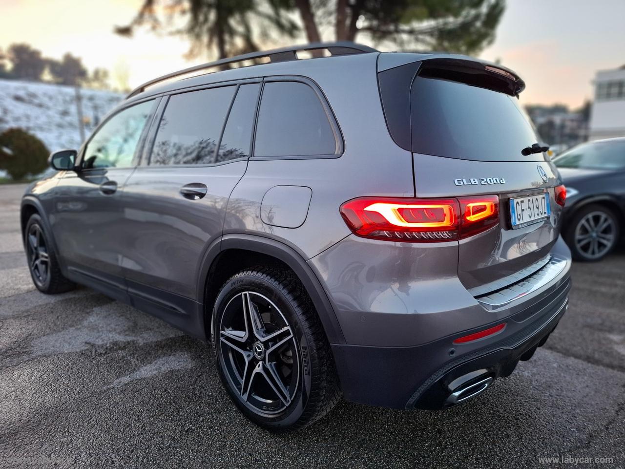 MERCEDES-BENZ GLB 200 d Automatic Premium