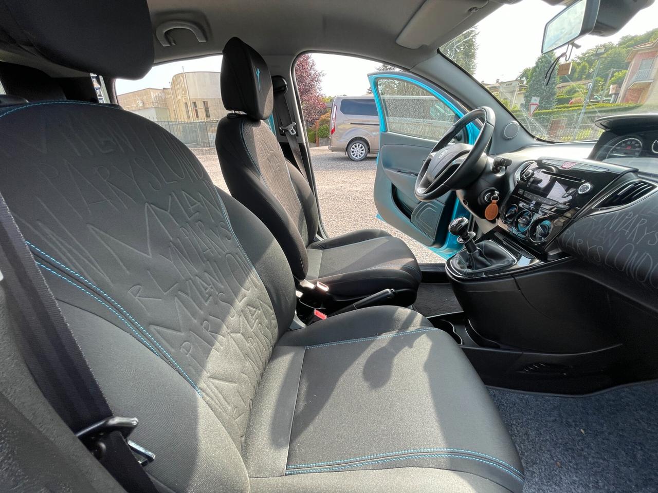 Lancia Ypsilon 1.2 69 CV 5 porte Elefantino