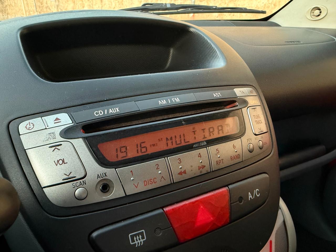 Toyota Aygo /1.0 68CV/NEOPATENTATI/5 POSTI/CLIMA