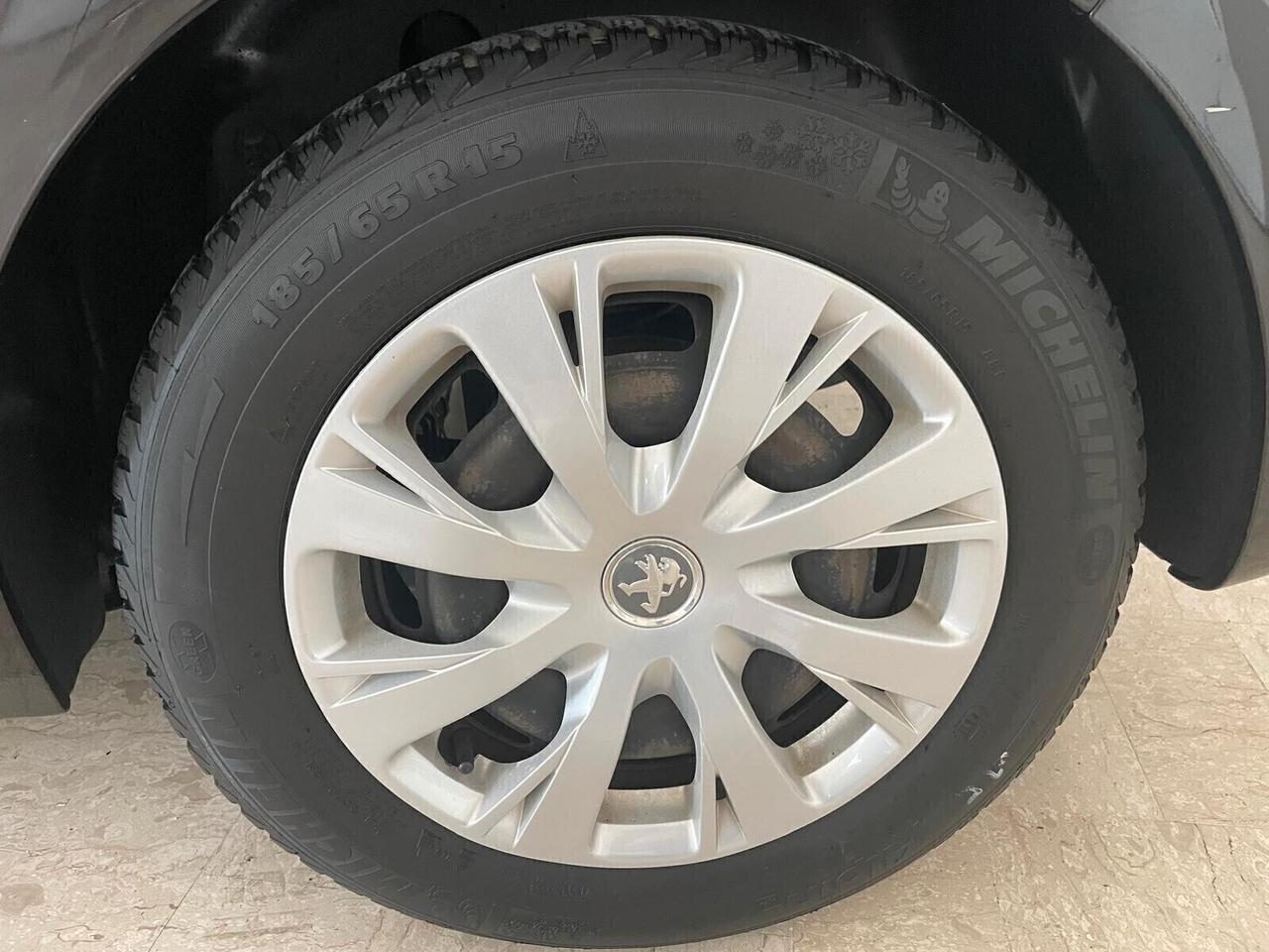 PEUGEOT 208 BlueHDI 75 CV 5 PORTE ALLURE