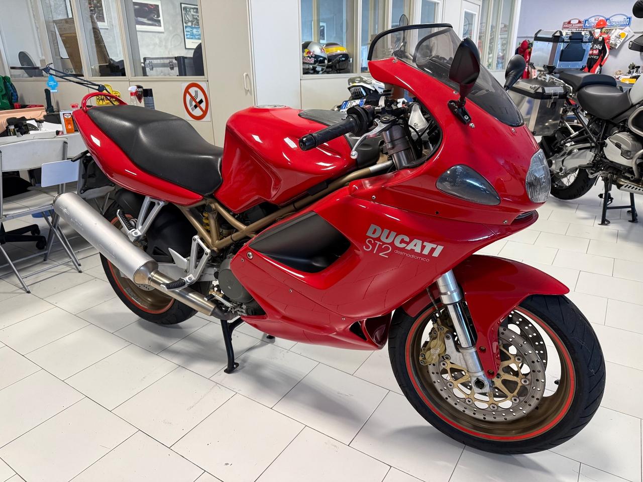 Ducati ST2 Desmo 950