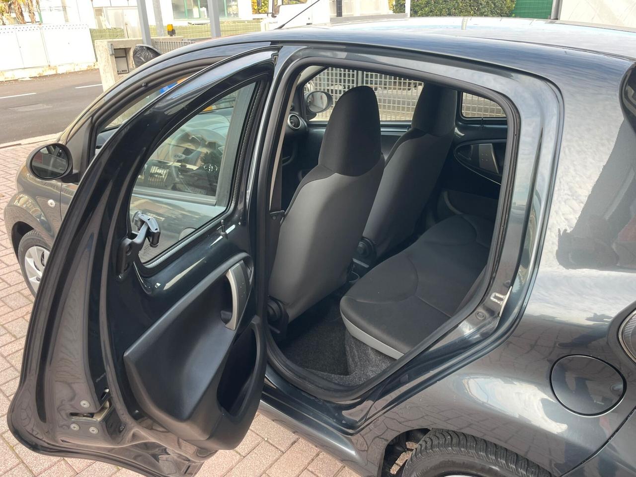 Toyota Aygo 1.0 12V VVT-i 5 porte Orange Connect