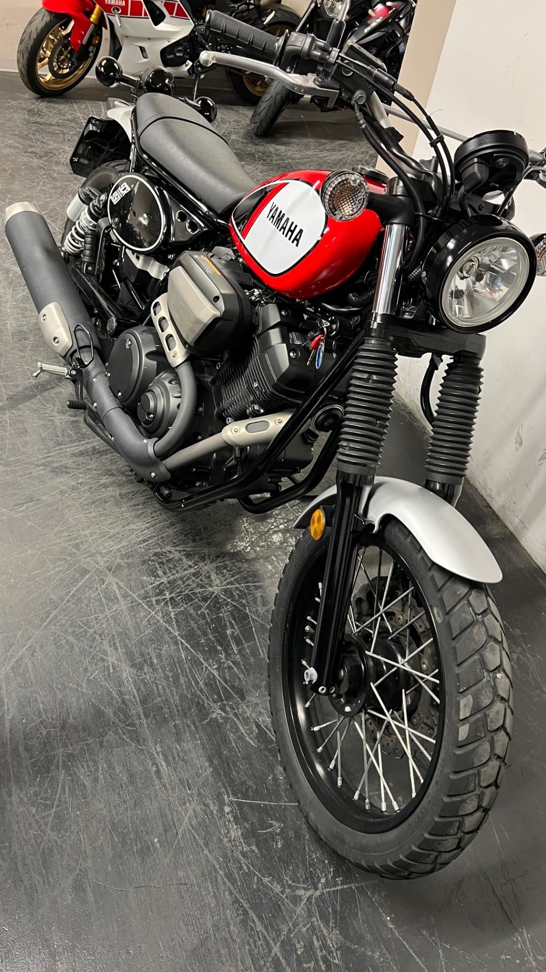 YAMAHA SCR 950