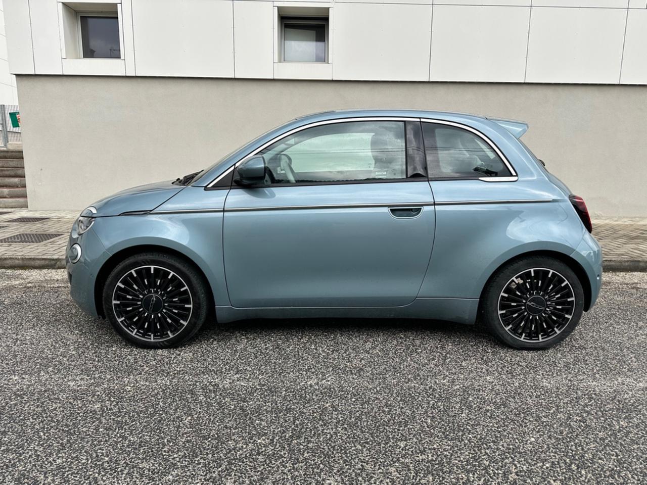 Fiat 500 500e 3+1 42 kWh La Prima
