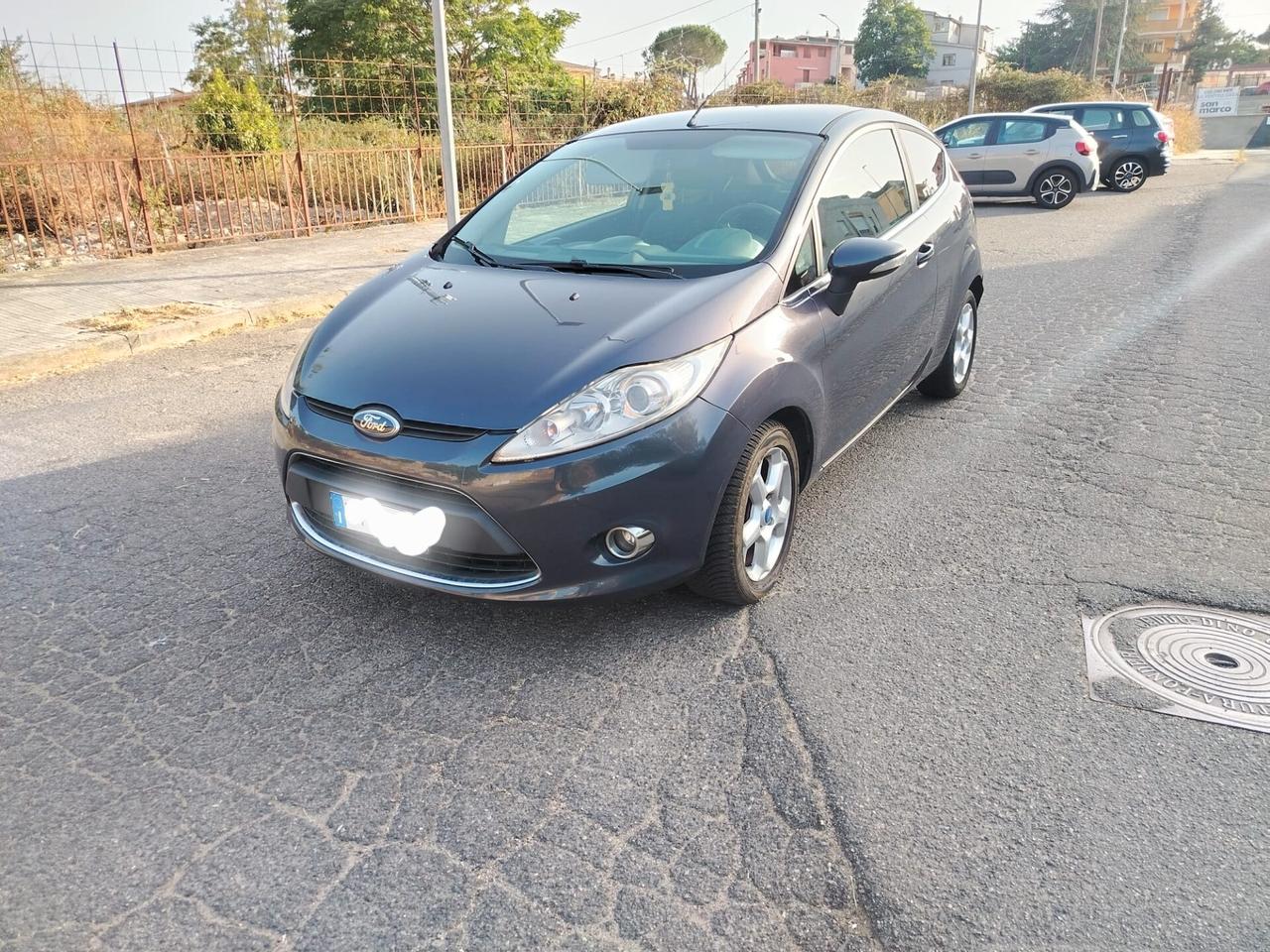 Ford Fiesta 1.4 TDCi 70CV 3 porte Titanium 2012
