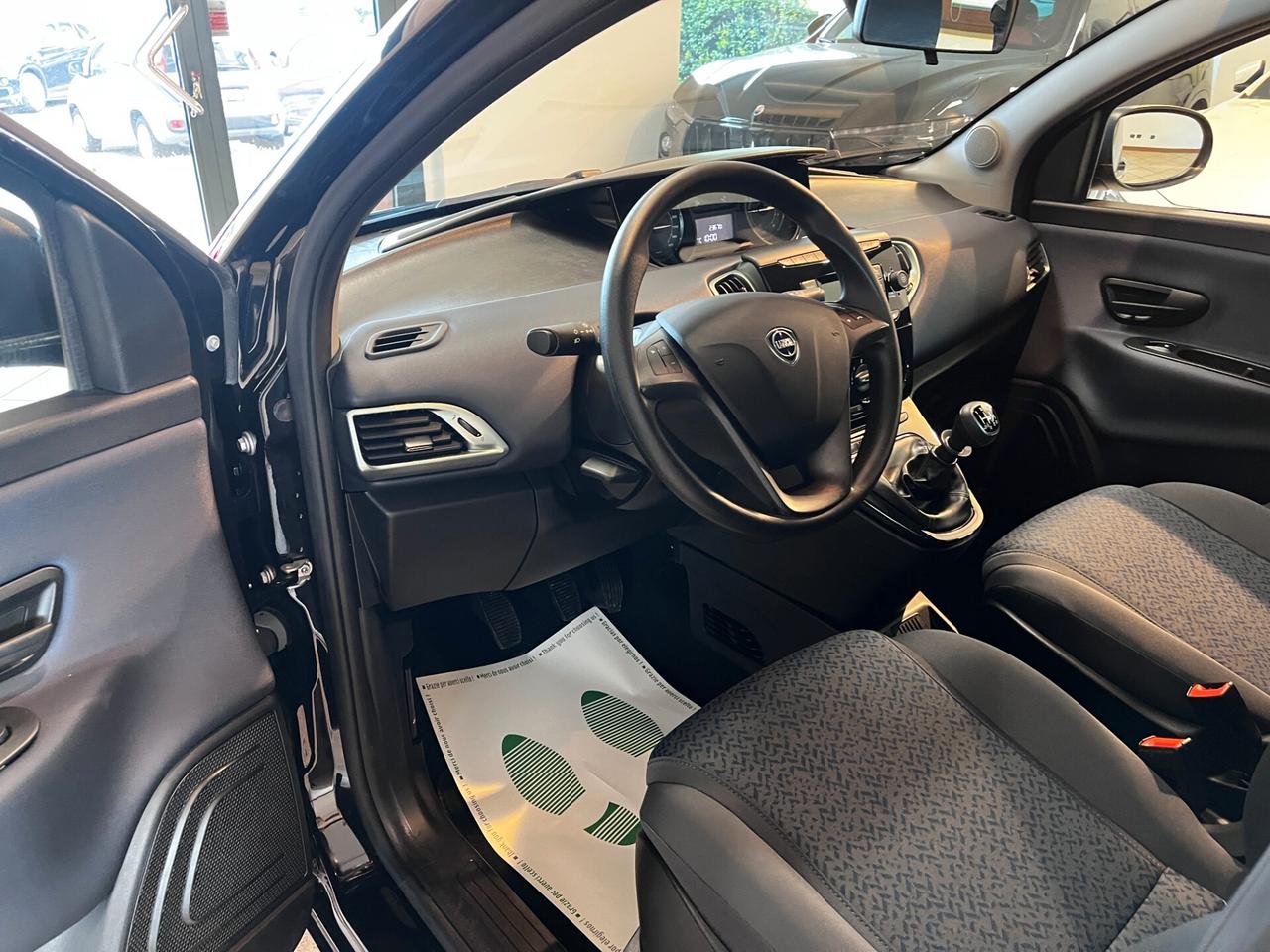 Lancia Ypsilon 1.0 FireFly 5 porte S&S Hybrid Oro