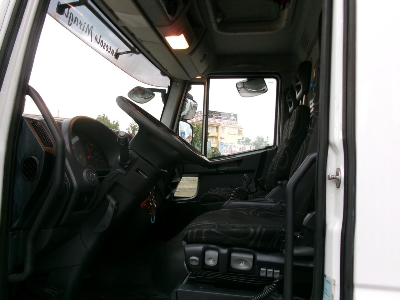 Iveco EUROCARGO 180/28 E6 FURGONE 9.60+ PEDANA **MOTORE NUOVO**