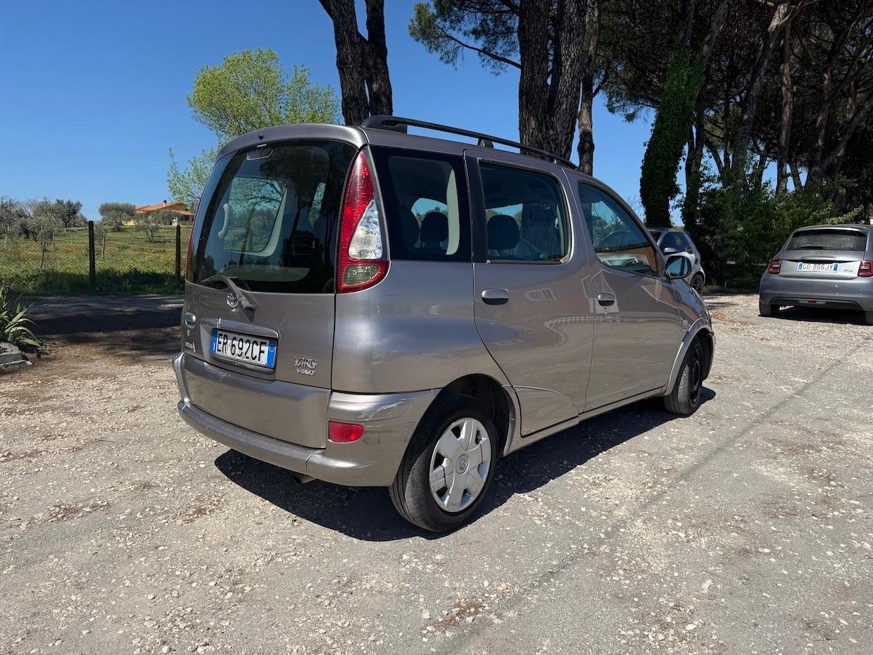 Toyota Yaris 1.3 5 porte