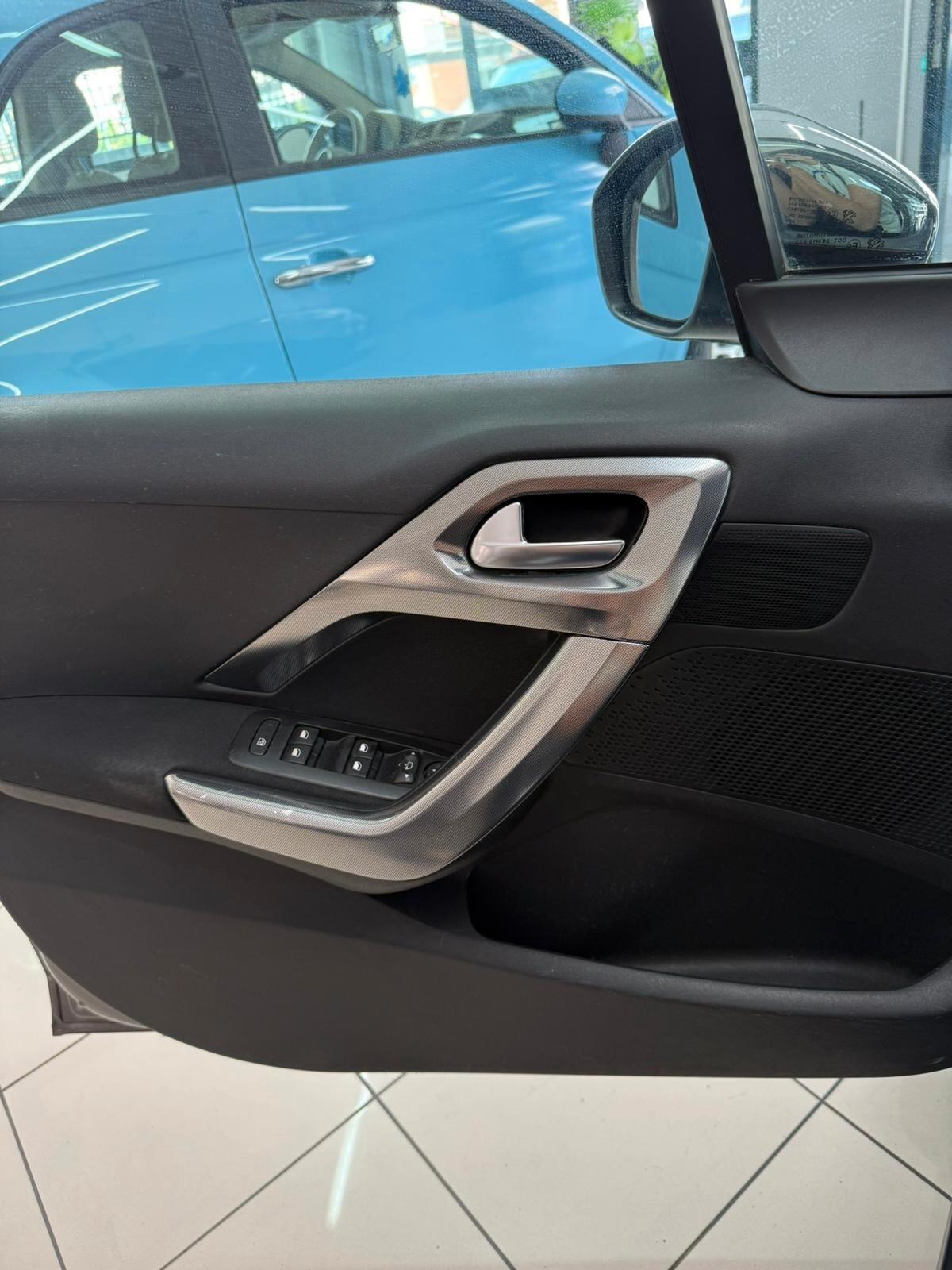 Peugeot 2008 PureTech 82 Allure