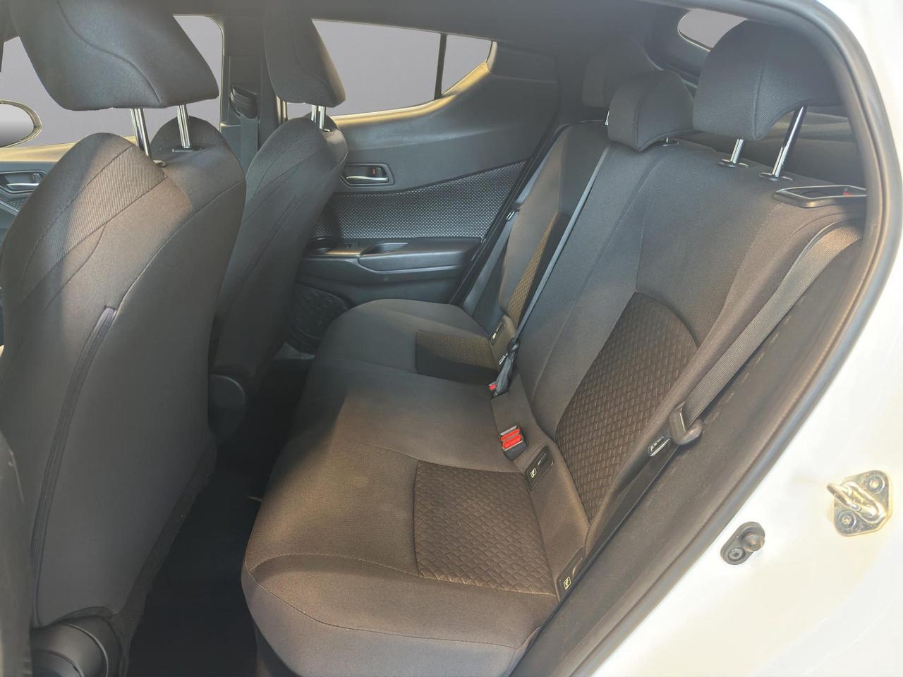 Toyota C-HR 1.8h Active e-cvt