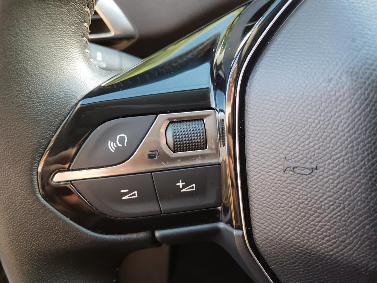 Peugeot 3008 BLUEHDI 130CV BUSINESS PERFETTA