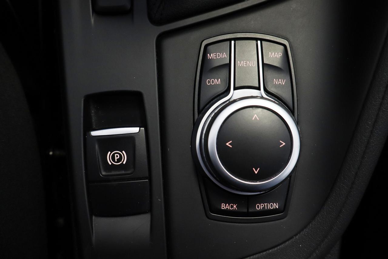 BMW X1 18d xDRIVE ADVANTAGE STEPTRONIC