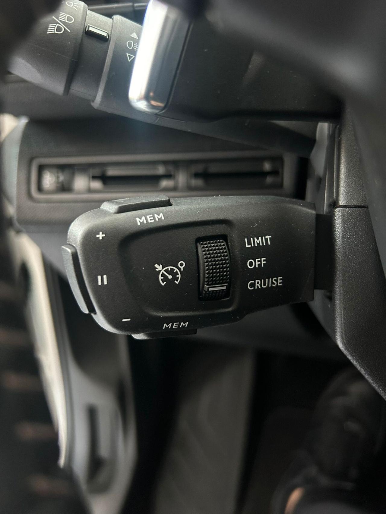 Peugeot 3008 BlueHDi 1.5 Diesel 130 cv S&S EAT8 Allure