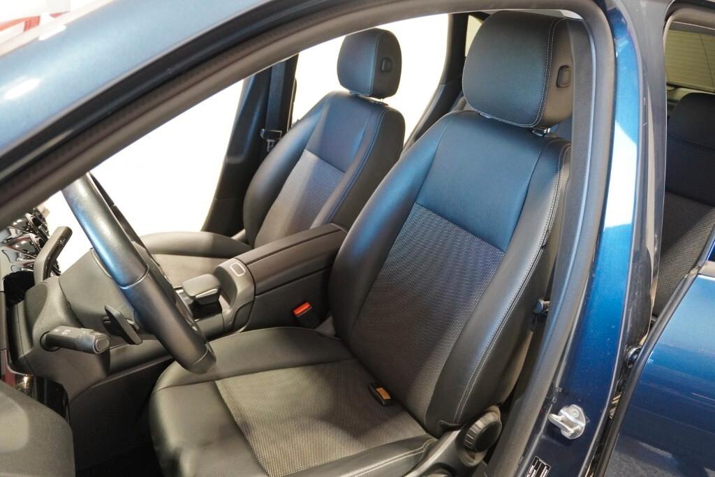 MERCEDES-BENZ GLA 180D 115CV AUTOMATIC BUSINESS SOLUTION ( CRUISE - PELLE - NAVI PREMIUM - PARK ASSIST - TELECAMERA POST. )