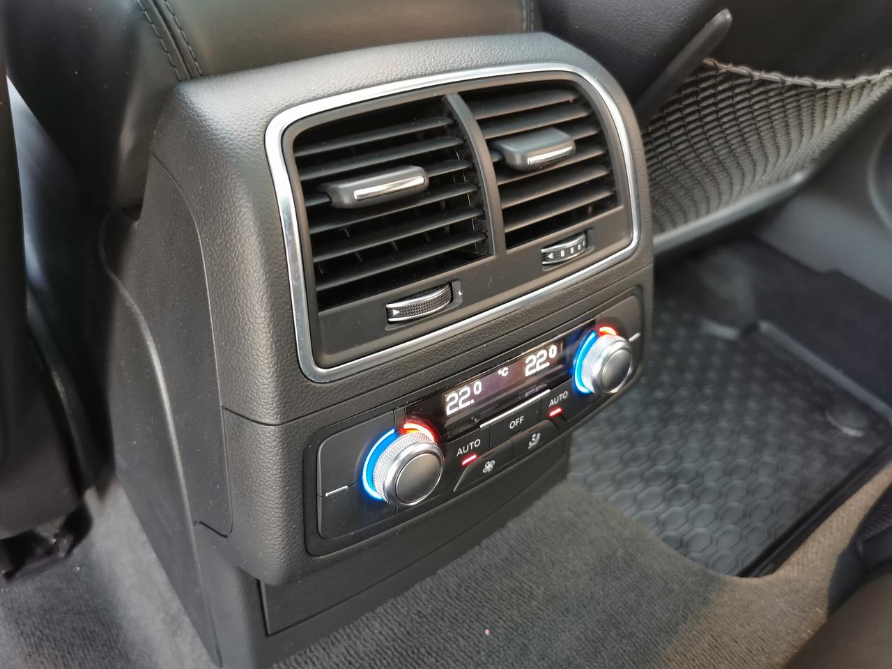AUDI RS6 PERFORMANCE AKRAPOVIC CARBO UNIPROPRIETARIO GARANZIA