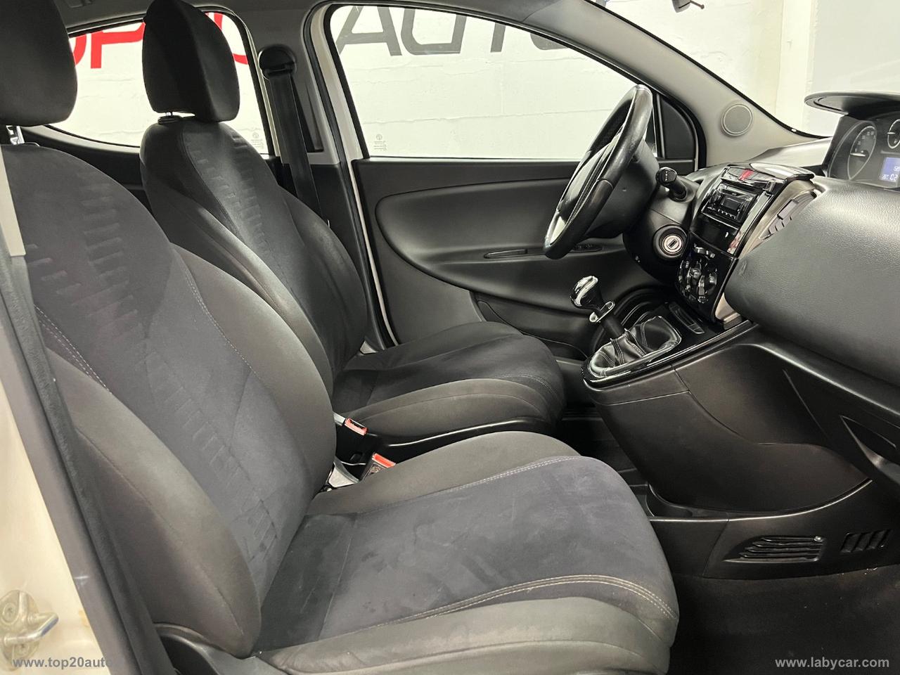 LANCIA Ypsilon 1.2 69 CV 5p. Silver