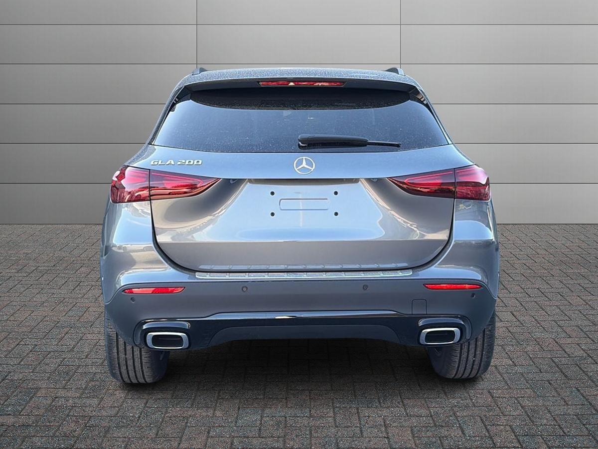 Mercedes-Benz GLA 200
