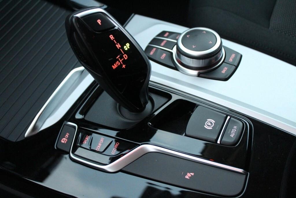 BMW X3 sDrive 150cv Aut. *LED *Carplay
