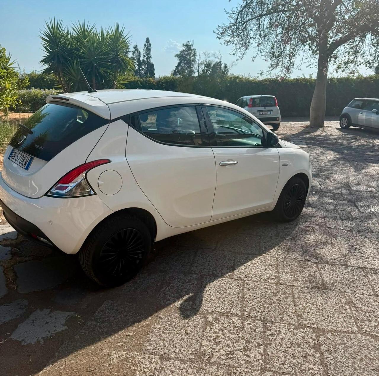 Lancia Ypsilon 1.0 FireFly 5 porte S&S Hybrid Alberta Ferretti
