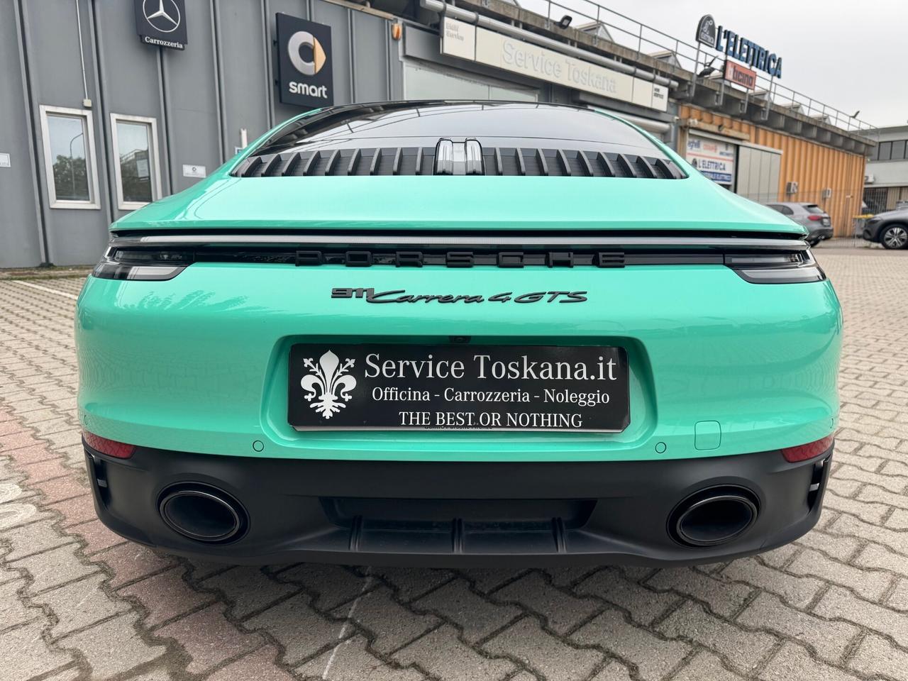 Porsche 911 Carrera 4 GTS