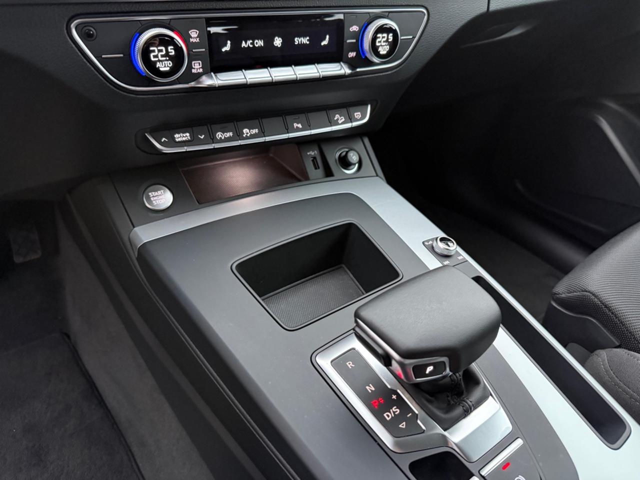 Audi Q5 S line 2023 - 5 anni di GARANZIA