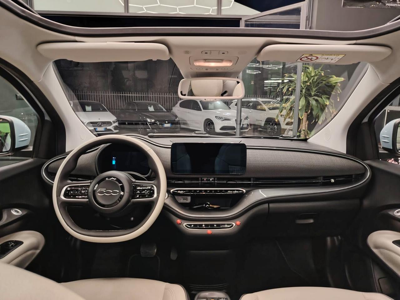 Fiat 500e Cabrio 42 kWh La Prima