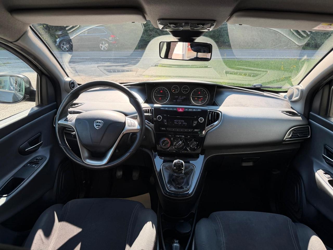 Lancia Ypsilon 1.2 69 CV 5 porte S&S Platinum E6