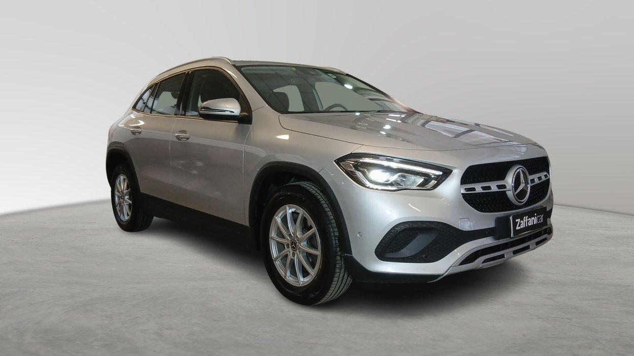 Mercedes-Benz GLA (H247) - GLA 180 d Automatic Business Extra