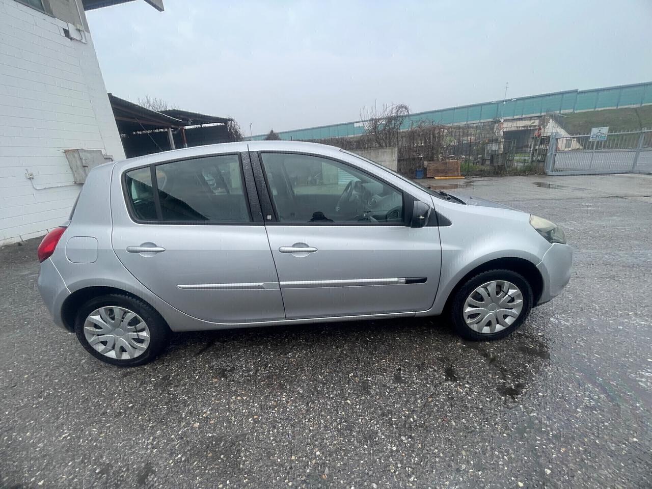 Renault Clio 1.2 16V 5 porte Dynamique