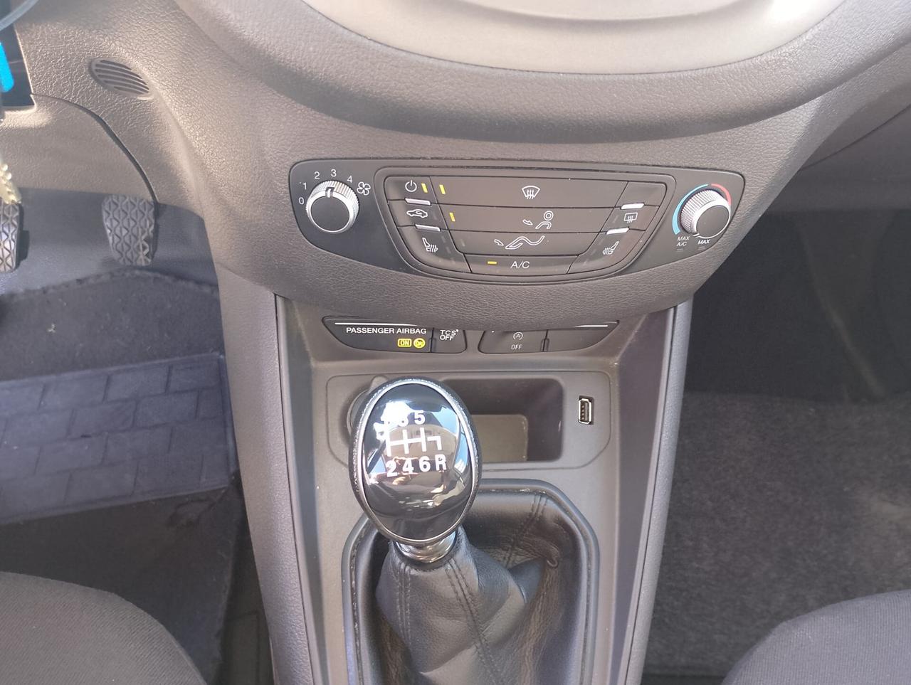 Ford Transit Courier 1.5 TDCi 75CV Van Trend