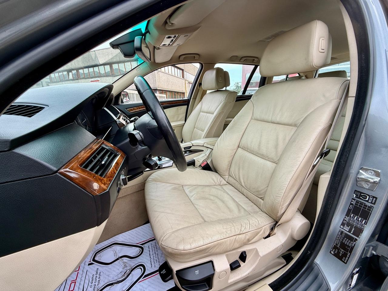 Bmw 530xd Touring 2008 235CV futura