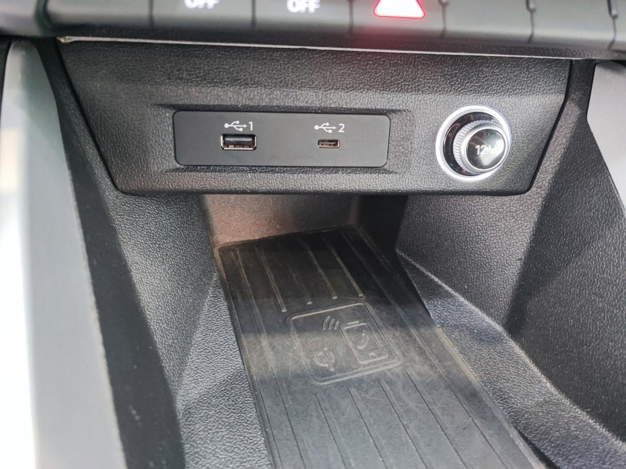 Audi A1 citycarver 30 TFSI Identity Contrast