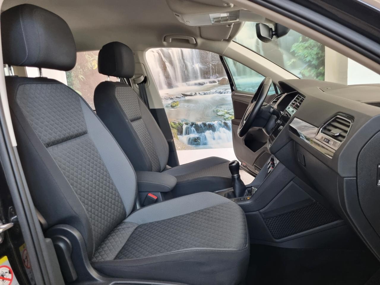 Volkswagen Tiguan 1.6 TDI R-LINE, VIRTUAL COCKPIT, FULL LED