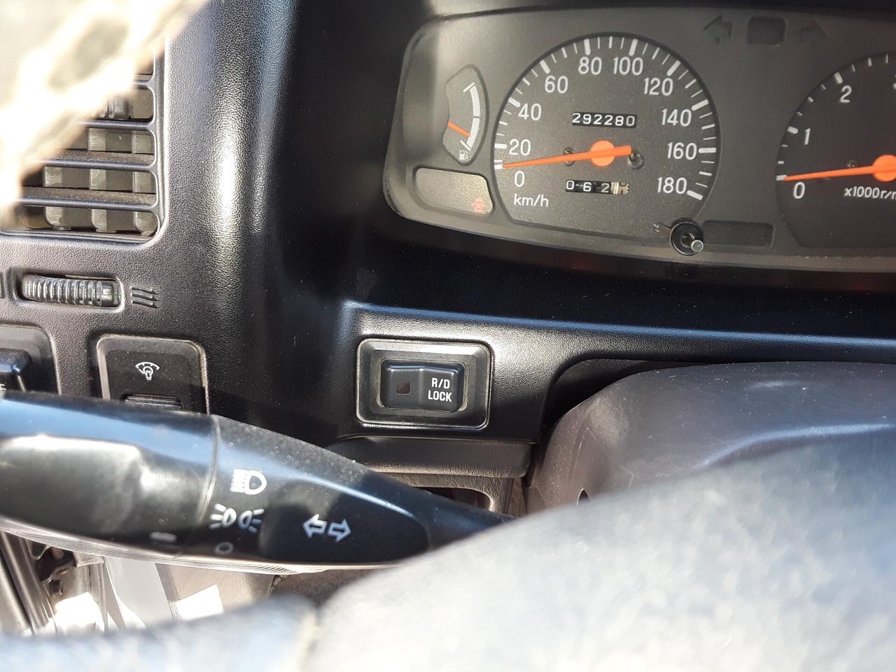 Mitsubishi L200 2.5 TDI 4WD Club Cab Pick-up GLS