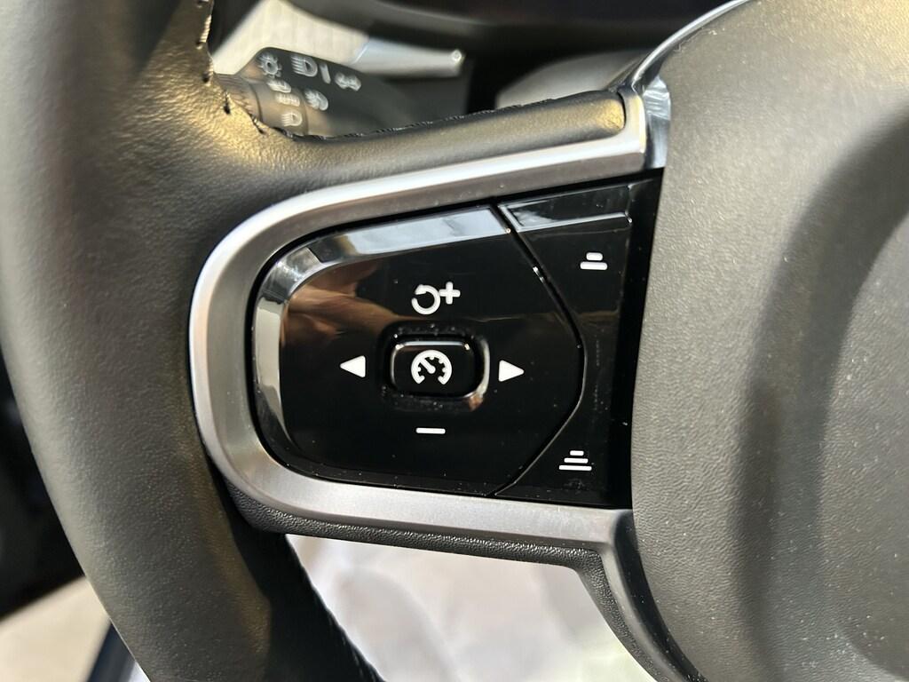 Volvo XC60 2.0 B4 Inscription AWD Auto