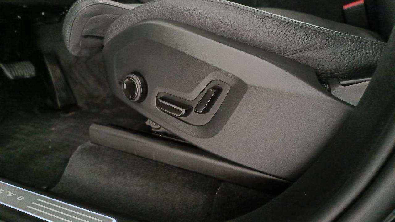 VOLVO XC90 2.0 b5 Plus Bright awd 7p.ti auto