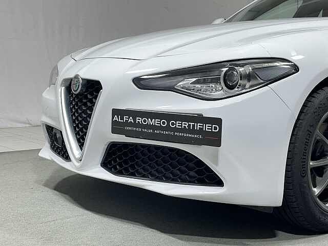 Alfa Romeo Giulia 2.0 Turbo 200 CV AT8 Business