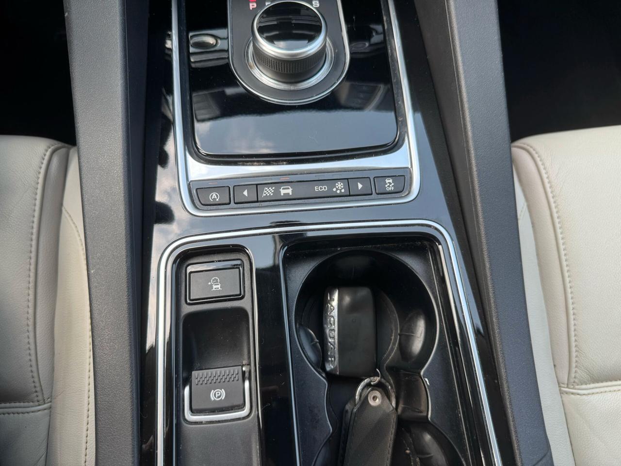 Jaguar F-Pace 2.0 D 2017 CAMBIO AUTOMATICO