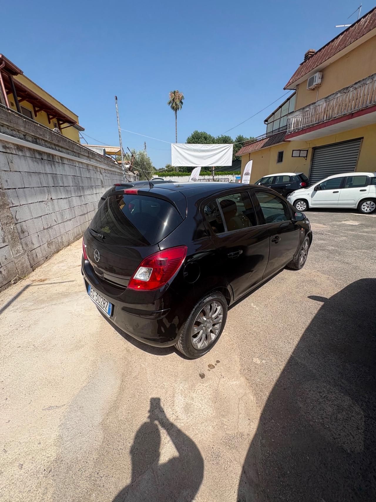 Opel Corsa 1.2 5 porte Club