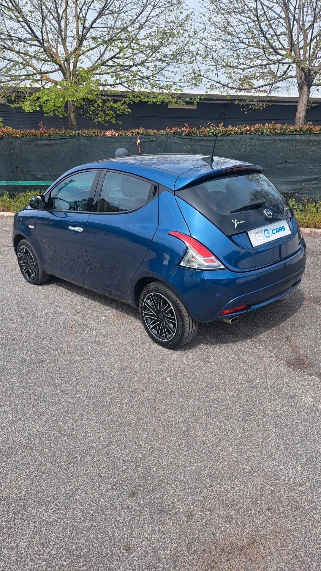 Lancia Ypsilon 1.0 FireFly 5 porte S&S Hybrid Ecochic Gold