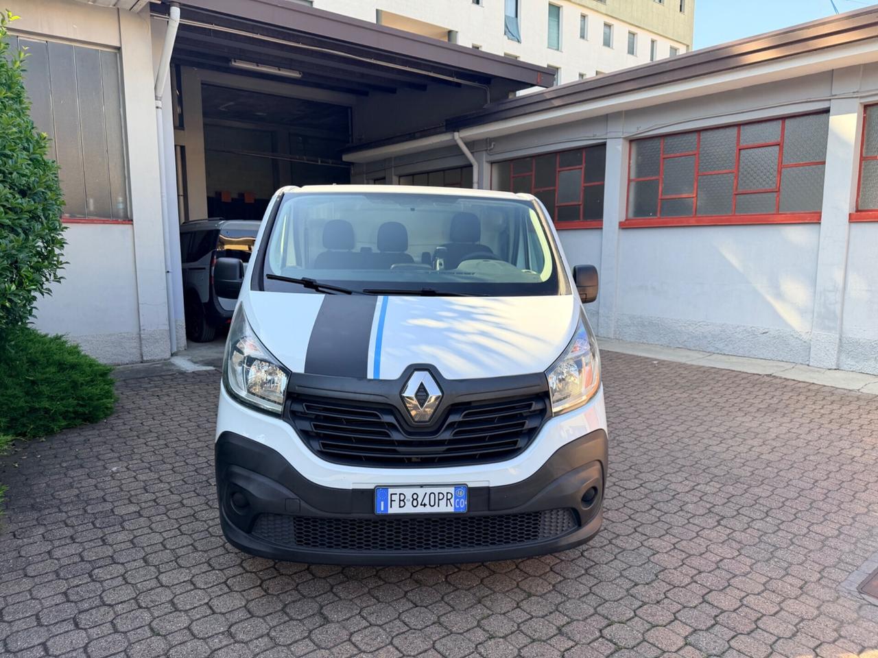 FURGONE RENAULT TRAFIC