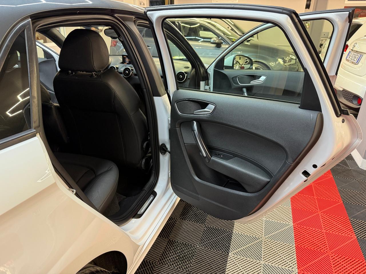 Audi A1 1.6 TDI S-LINE - FABIANOAUTO