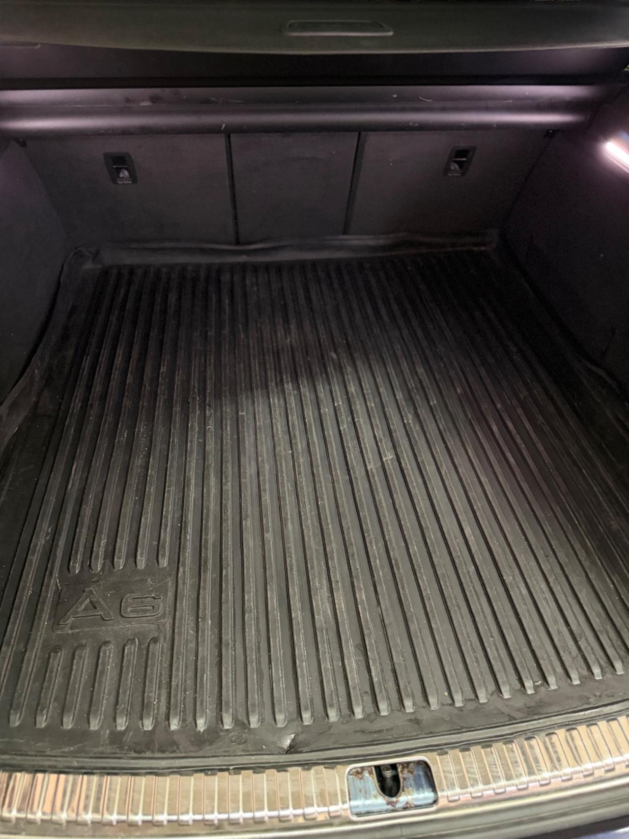 Audi A6 Avant 40 2.0 TDI quattro ultra S tronic LINE Design