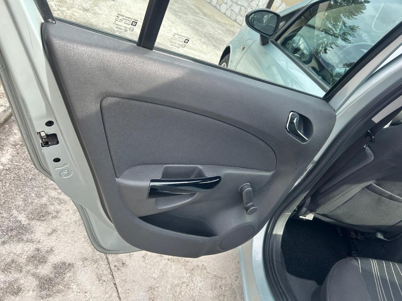 Opel Corsa 1.2 5 porte Cosmo