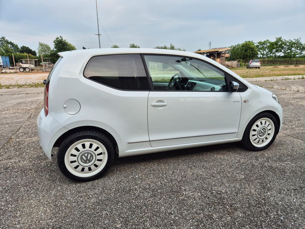 Volkswagen up! 1.0 75 CV 3p. white