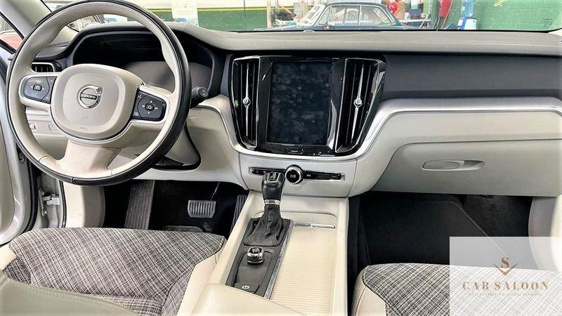 Volvo V60 D4 Geartronic Momentum - IVA INCLUSA - 190CV SPLENDIDA!