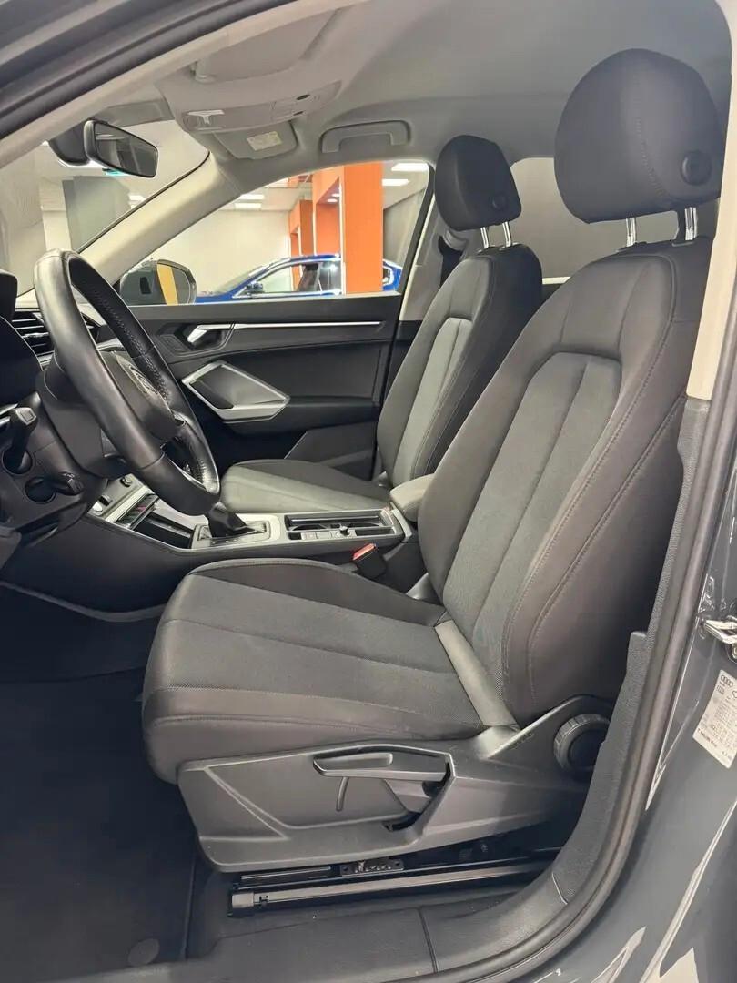 Audi Q3 35 TDI S tronic Business