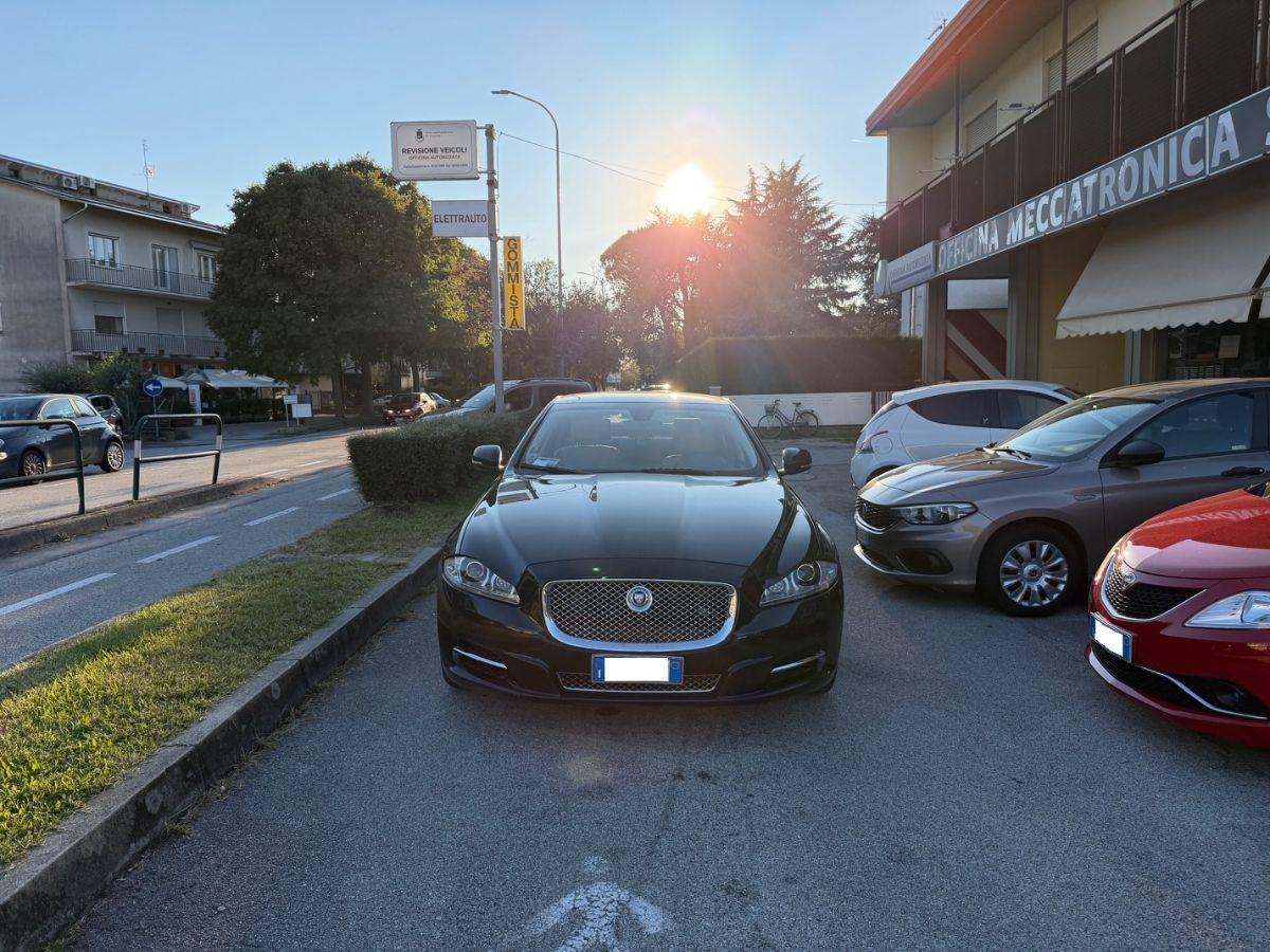 JAGUAR - XJ - 3.0D V6 Premium Luxury