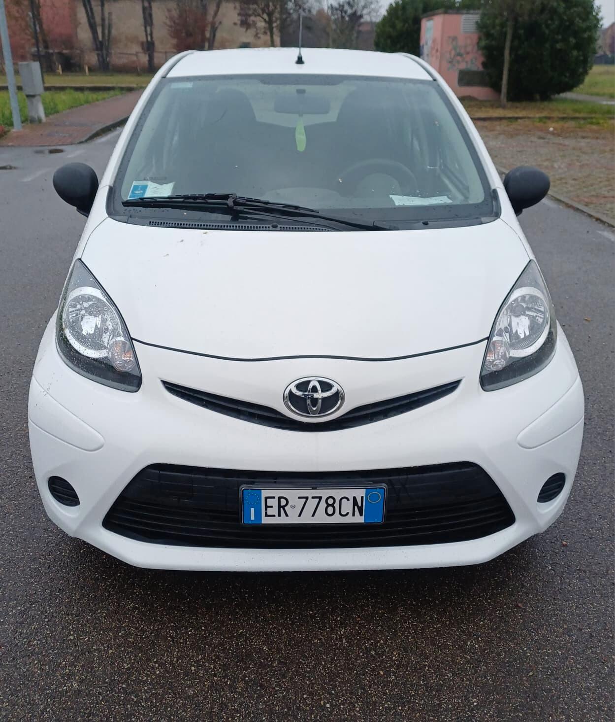 Toyota Aygo 1.0 12V VVT-i 5 porte Cool Soda Connect